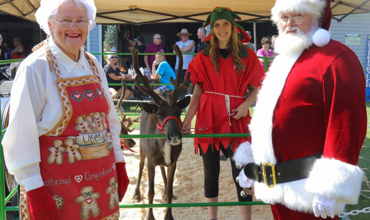 Meet Santa, Mrs. Claus And Reindeer